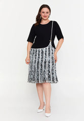 GG3035 Black Contrast Pleated Midi