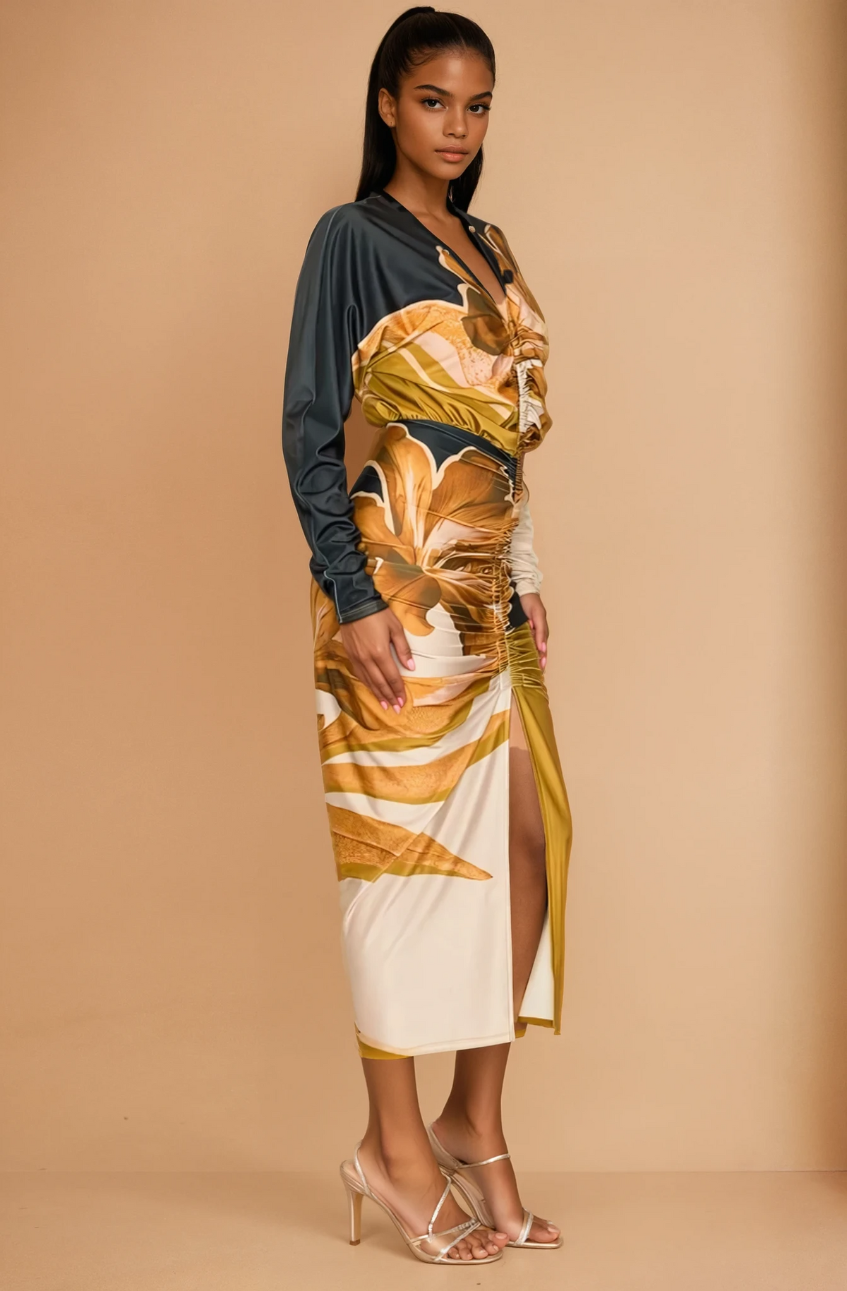 GG4134 Front Ruched V-neck Midi Dress