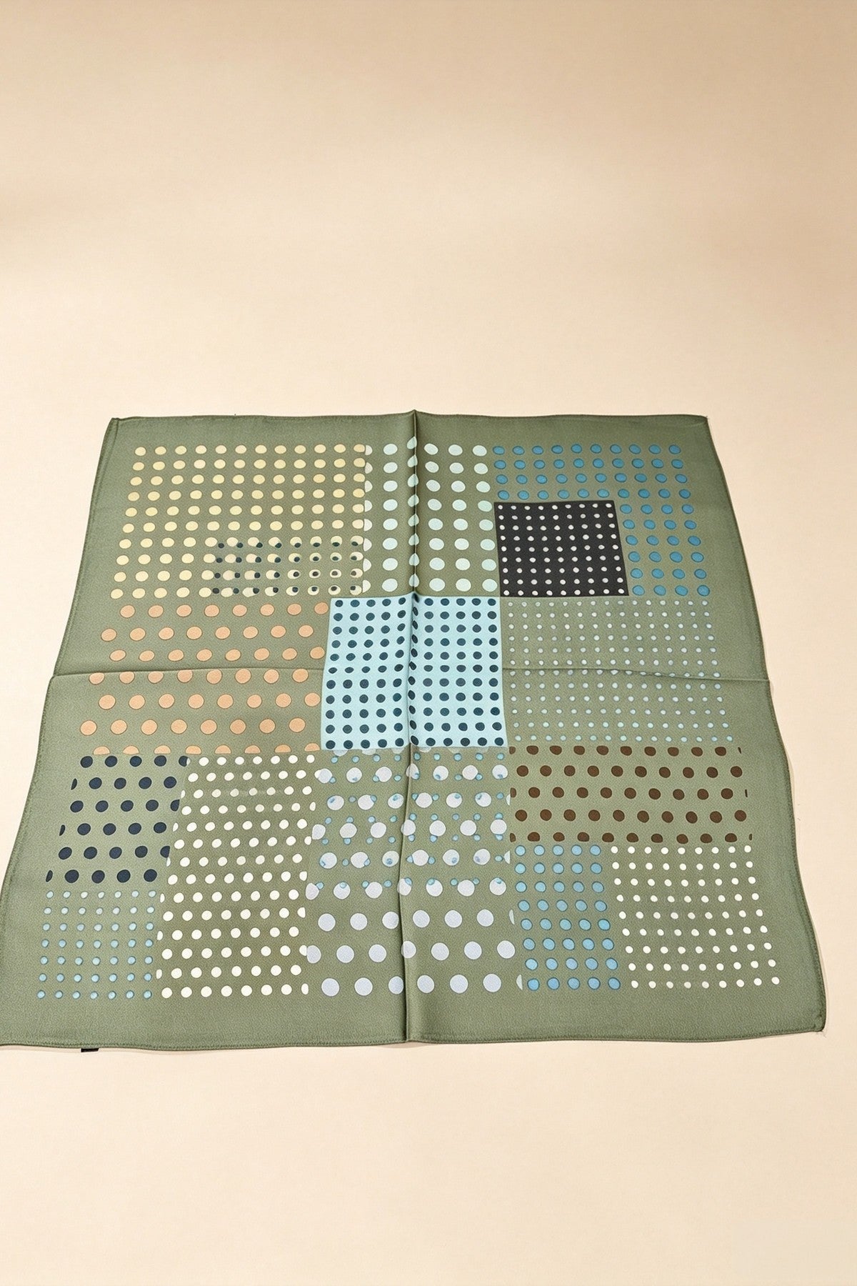 H3040 Green Polk-a-dot Scarf